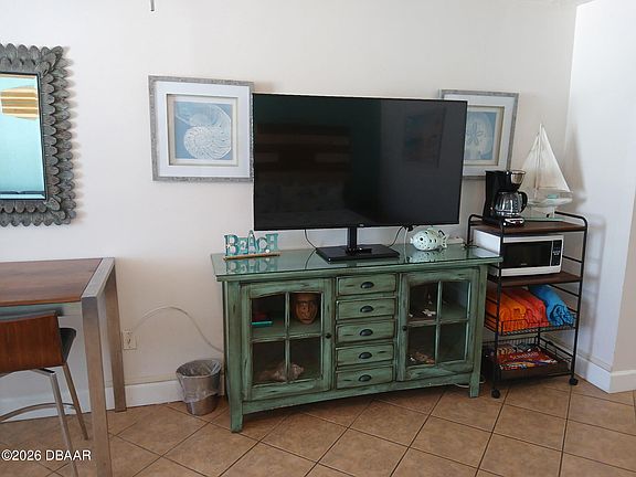 4th image of 313 S Atlantic Ave #516