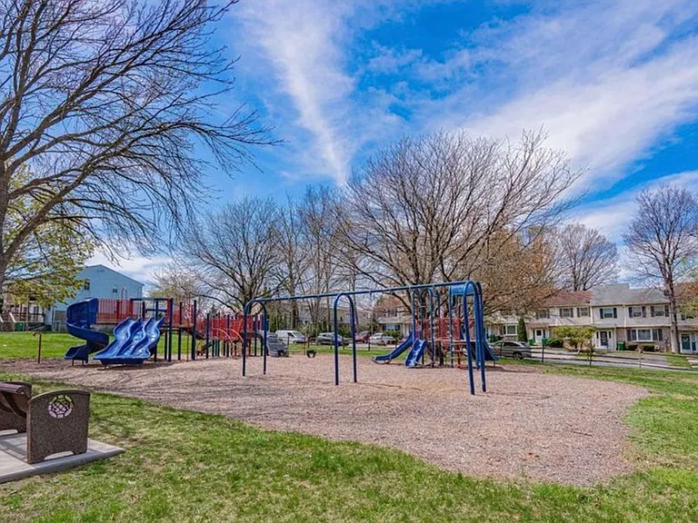 5727 Greens Dr — Photo 27