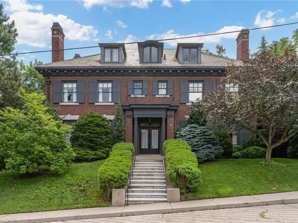 5 Undercliffe Ave, Hamilton, ON L8P 3G9