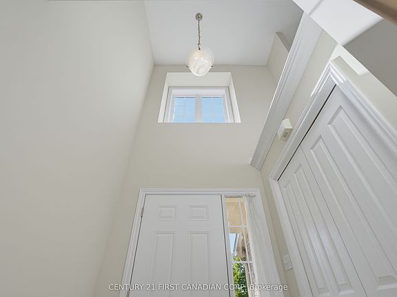 5th image of 1748 Ennismore Cres