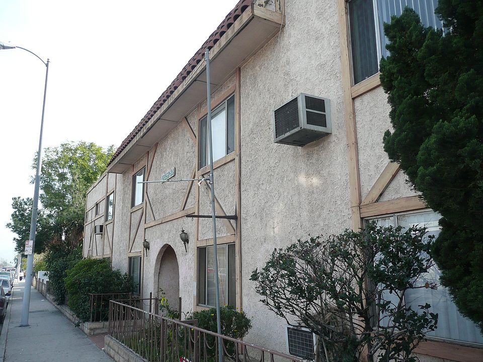 1st image of 12826 Vanowen St Unit 7