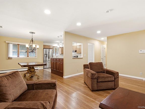 3rd image of 18 Solow Lane
