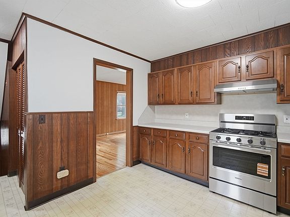 5th image of 115 Connecticut Ave