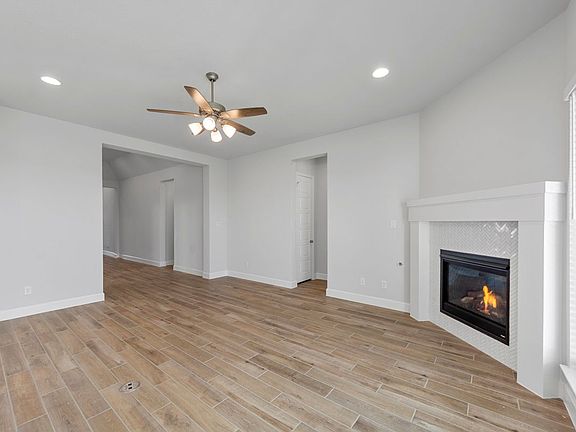 3rd image of 3124 Lacebark Ln