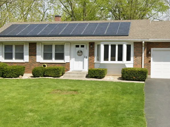 1881 Charles Ln, Aurora, IL 60505