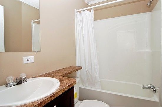 7300E10thAve_viewer_8