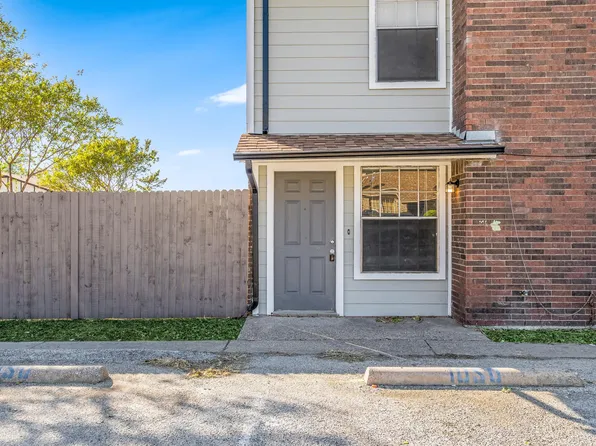 1050 Southmoor Dr, Arlington, TX 76010