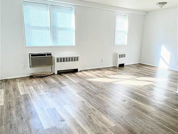 2nd image of 125 Prospect St #1B