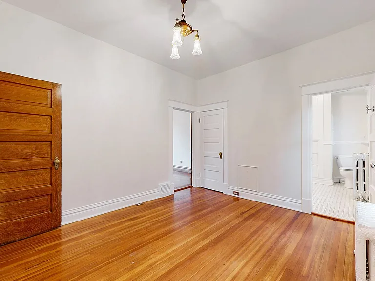685 S Grant St — Photo 14
