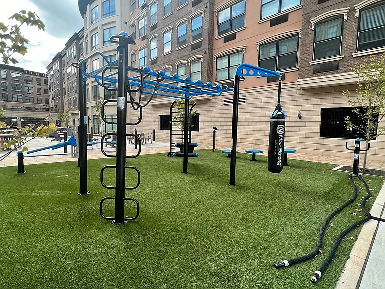Meridia Brownstones — Photo 22