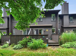 155 Natchaug Dr #155, Meriden, CT 06450