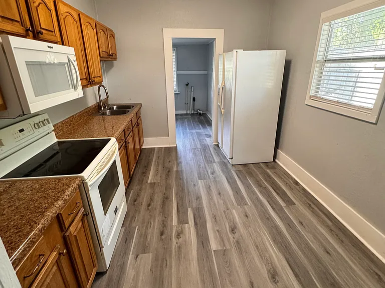 4345 K Ville Ave — Photo 3