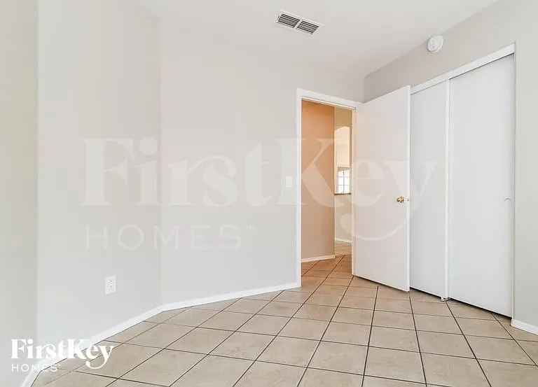 7356 W Crest Ln — Photo 11