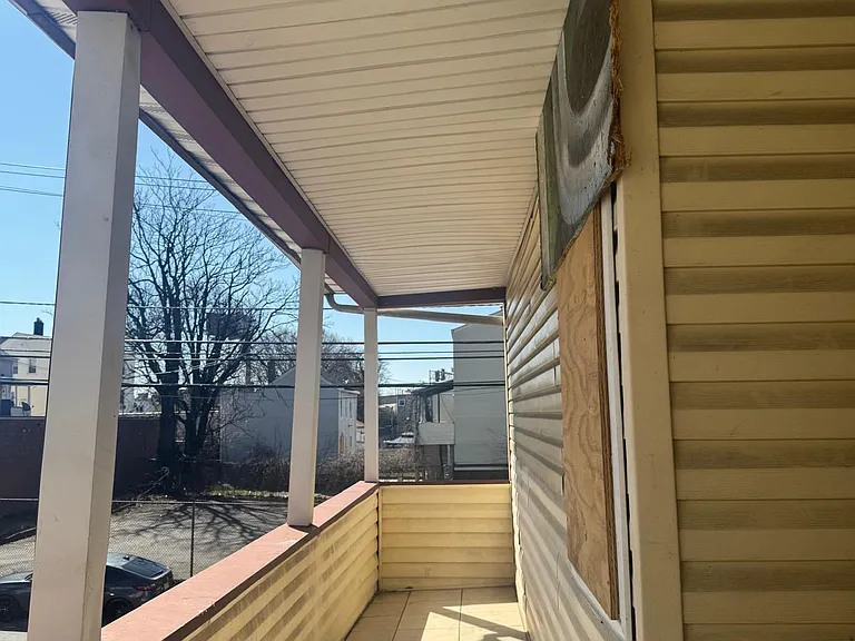 537 Summer St — Photo 13
