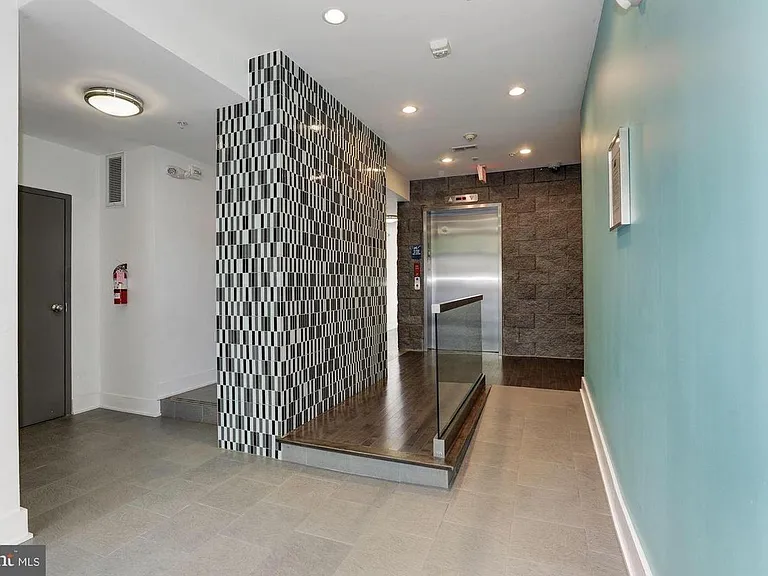 1616 11th St NW #Penthouse 2 — Photo 17