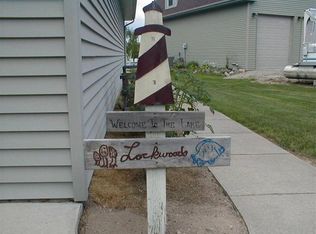 734 S Point Dr, Gladwin, MI 48624