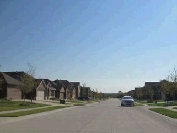 Exterior Neighborhood (street photo)