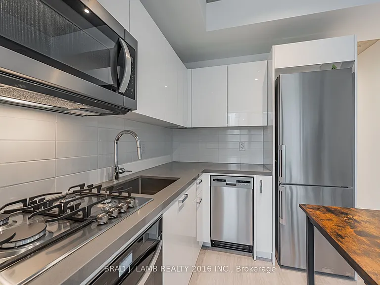 195 McCaul St #1005 — Photo 7