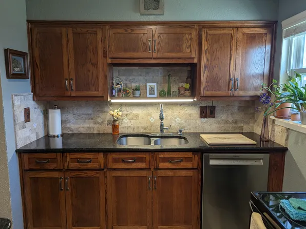 919 Milam Dr, Euless, TX 76039