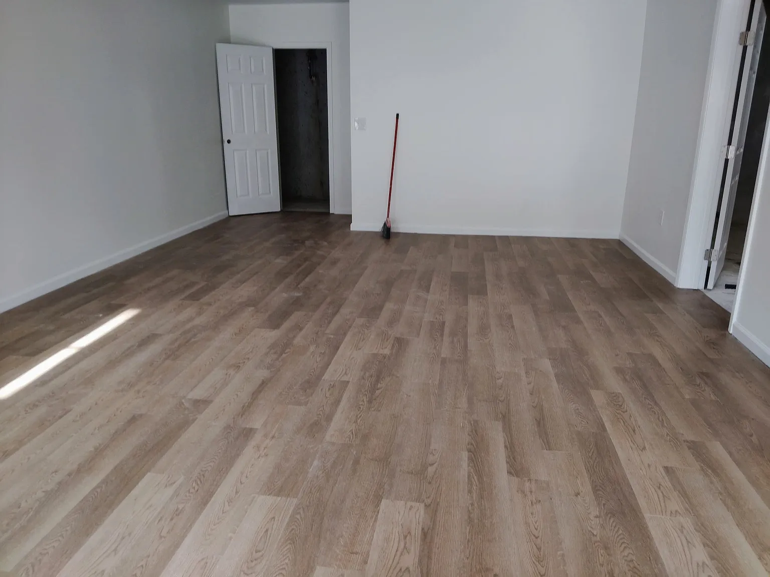 3 bed, 2.5 bath, 2000 sqft, $2,800 — Photo 3