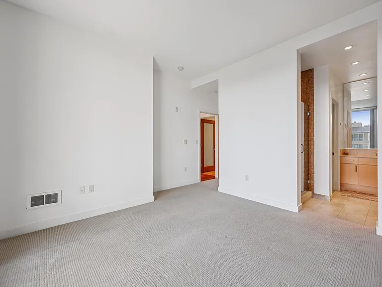255 Berry St #701 — Photo 13
