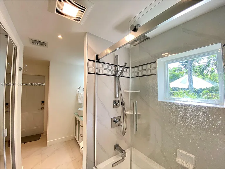 1119 NW 7th Ave — Photo 32
