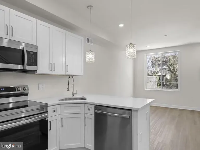 638 N Shedwick St #2 — Photo 5