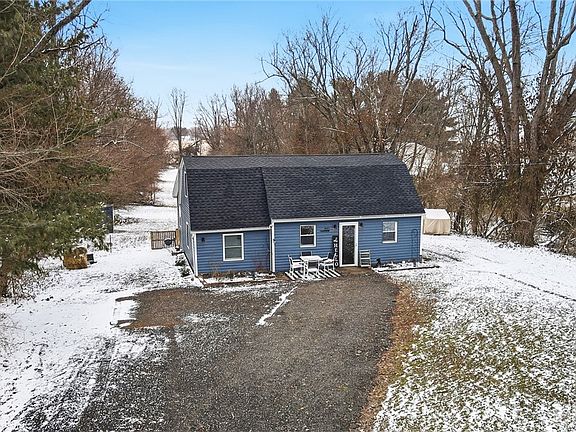 2nd image of 832 E Jackson Rd