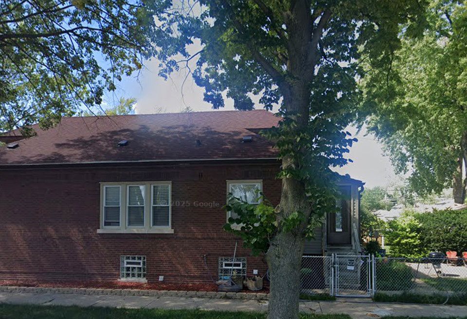 1st image of 2747 Euclid Ave