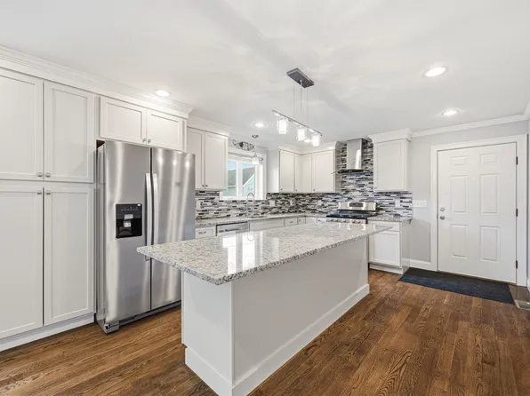 305 Lynn St, Malden, MA 02148