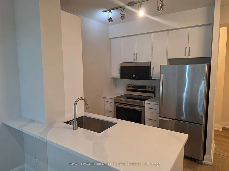 3391 Bloor St W #301 — Photo 2