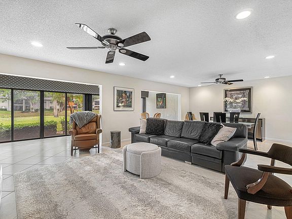 4th image of 33 Southport Lane #A