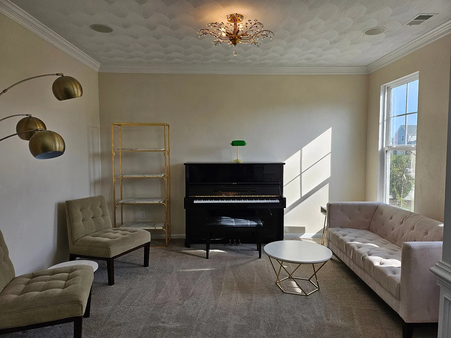 5 bed, 3286 sqft, $3,600 — Photo 2