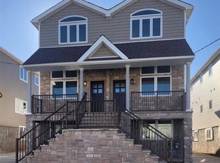 46 Mapleton Ave, Staten Island, NY 10306