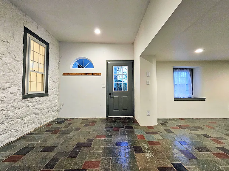 105 S Windy Mansion Rd — Photo 7