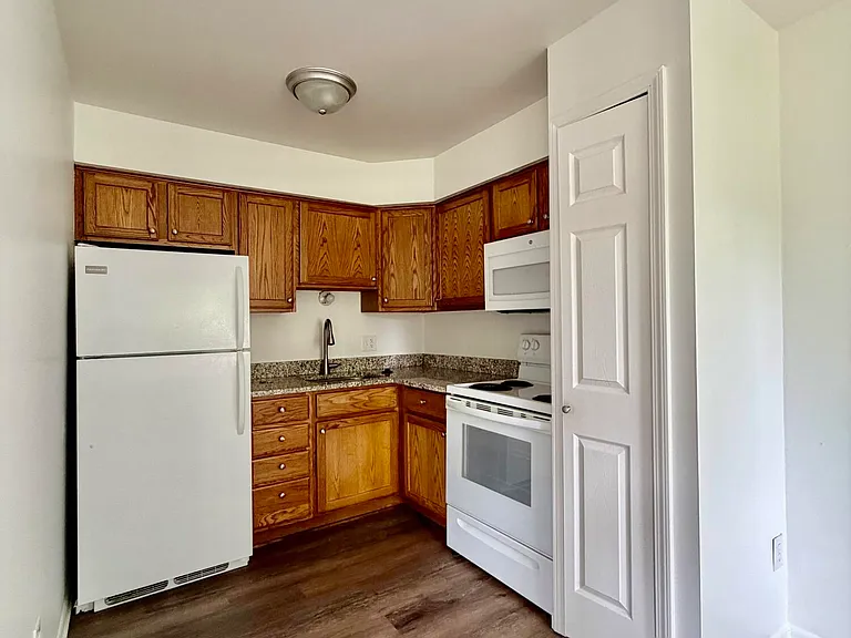 1705 Charlton Rd — Photo 8