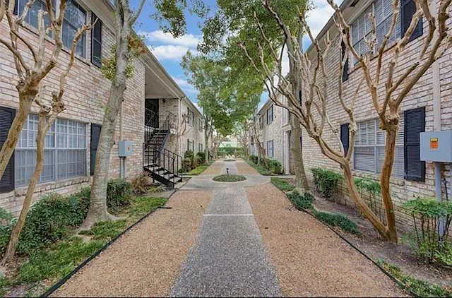 7900 Westheimer Rd — Photo 2