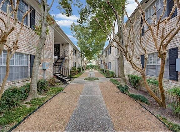 2nd image of 7900 Westheimer Rd APT 117