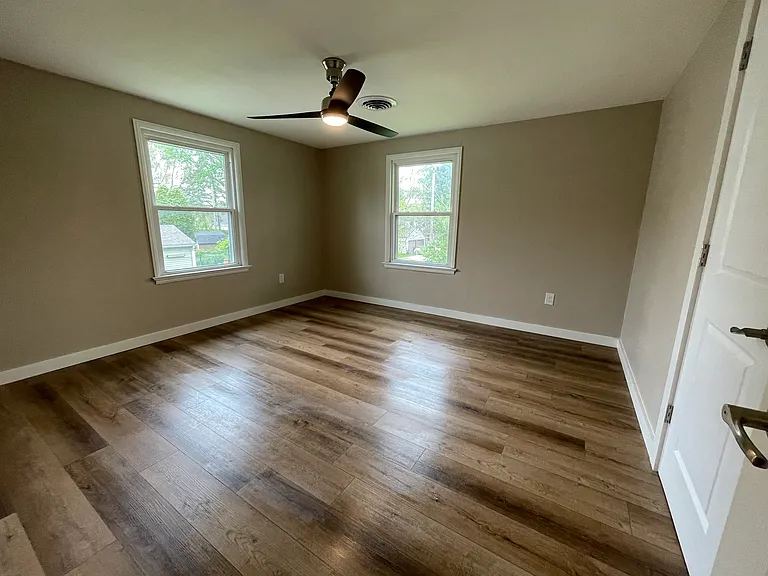239 E Crestwood St #4 — Photo 9