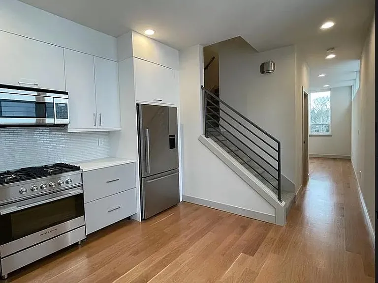5030 Sand Point Pl NE #C — Photo 13