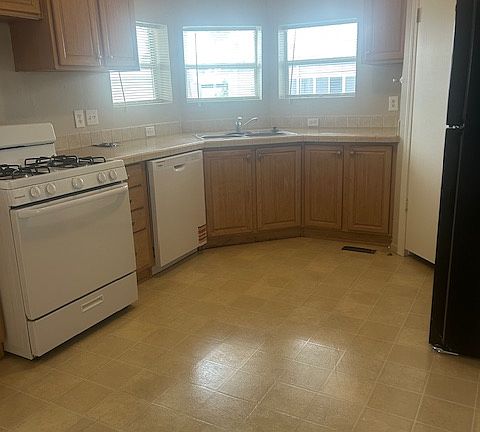 3rd image of 9427 E University Dr Lot 98