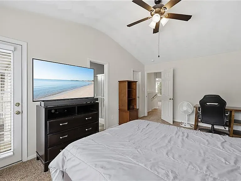 Master Bed - Inside View
