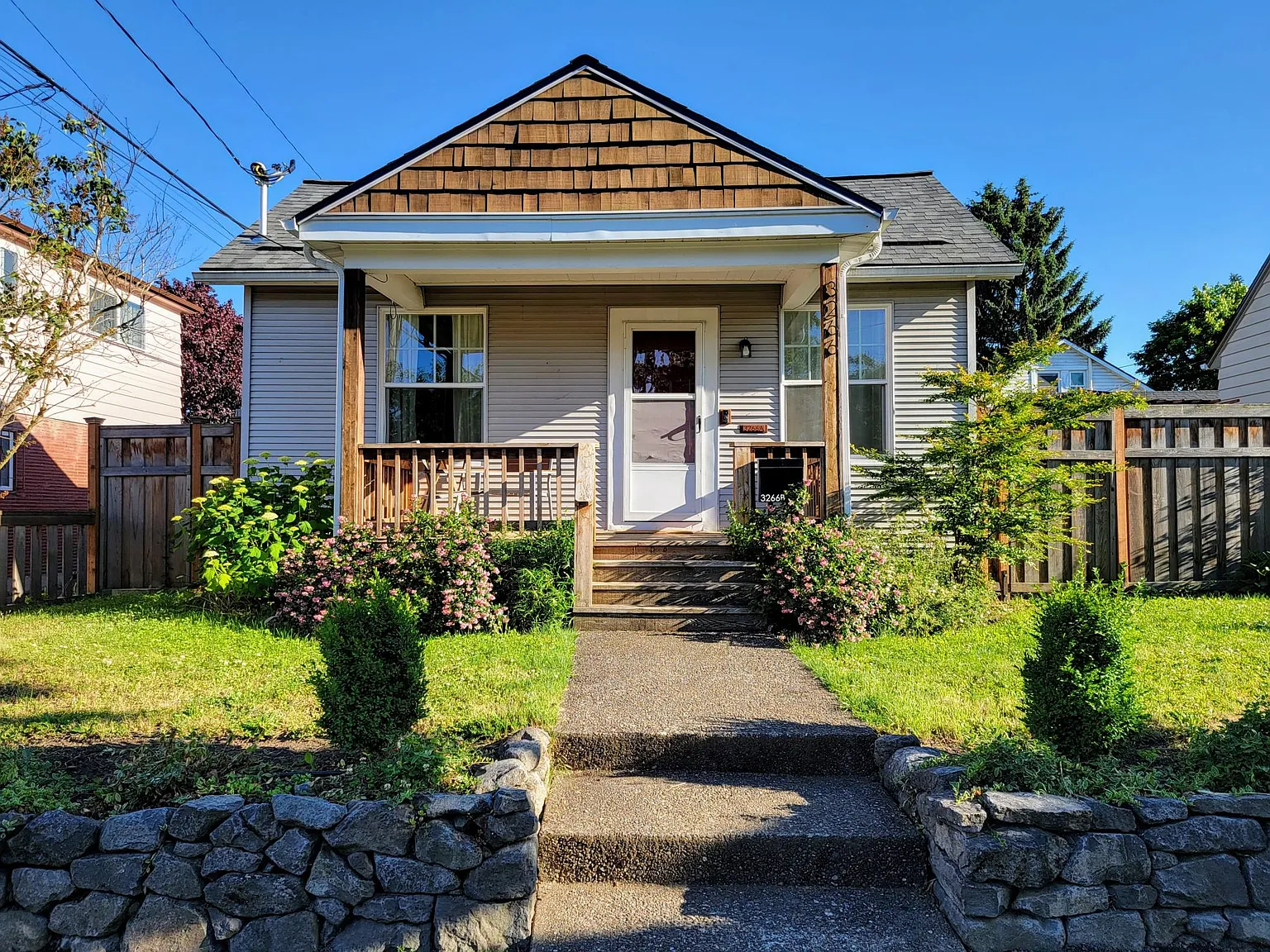3 bed, 1400 sqft, $2,895 — Photo 1
