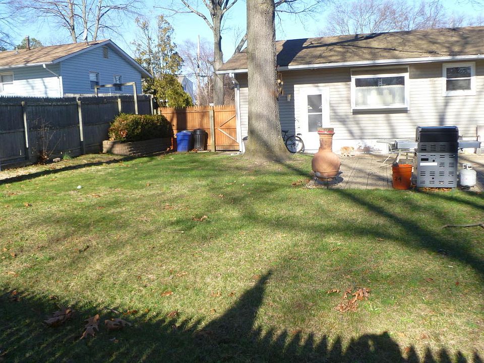 2nd image of 24 Illinois Ave
