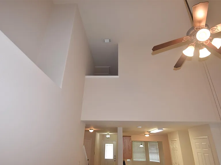 1035 Junction Ct — Photo 8