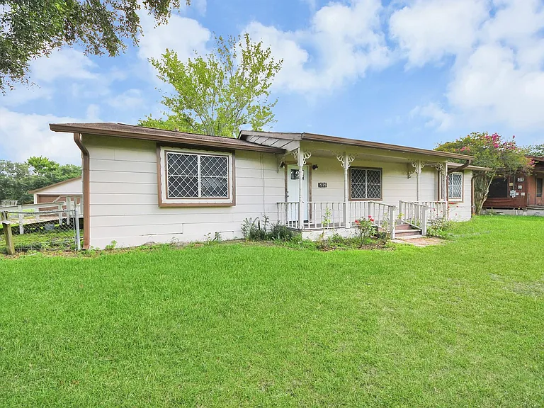 535 Pampa St — Photo 3