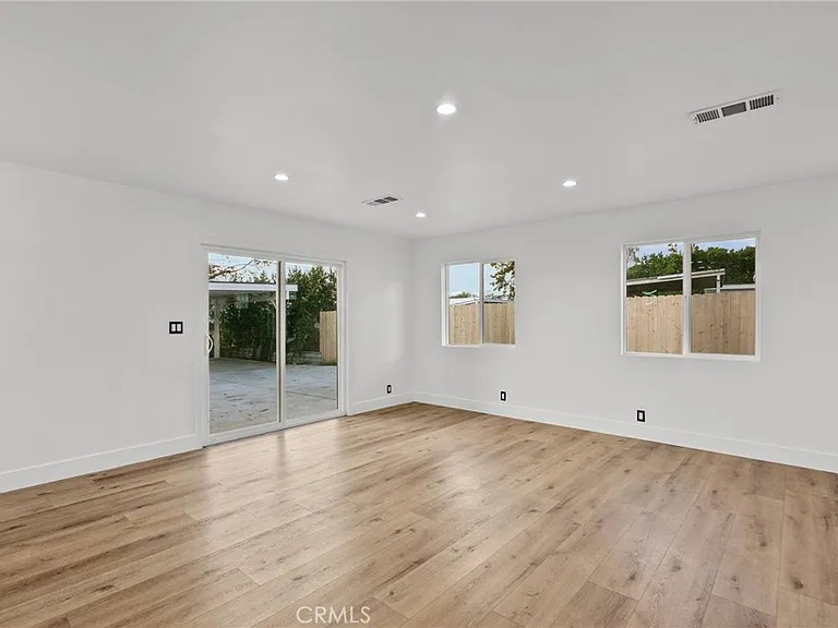 12869 Norris Ave — Photo 8