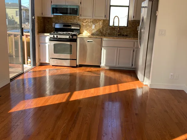 2152 Clinton Ave #B, Alameda, CA 94501