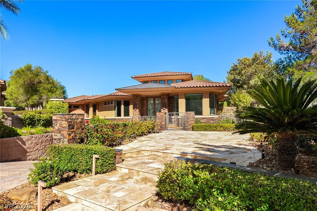 5 bed, 7.0 bath, 8563 sqft, $25,000 — Photo 2