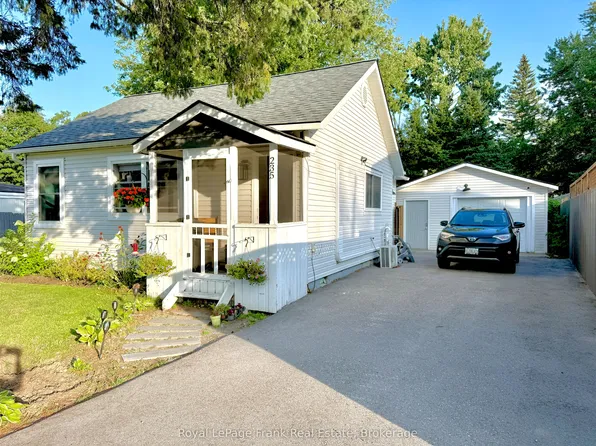 235 Kingswood Dr, Gravenhurst, ON P1P 1L6